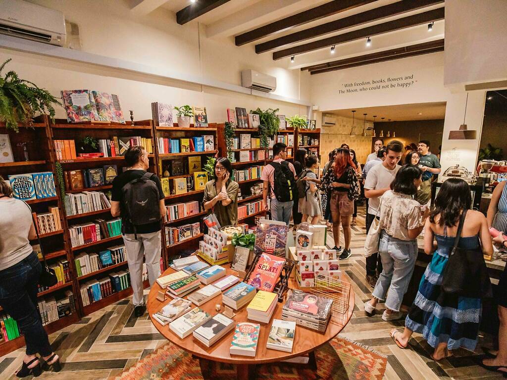 The Best of Queensway Shopping Centre