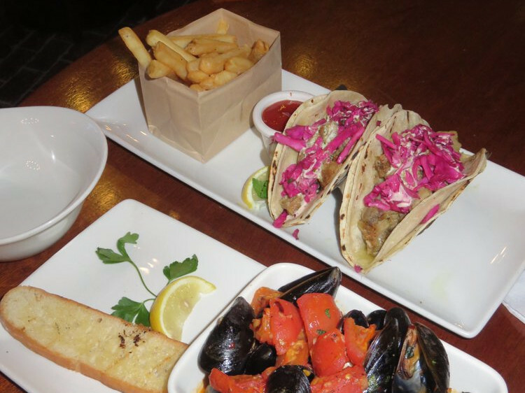 McCormick & Schmick's Seafood Faneuil Hall Restaurants in Quincy Market, Boston