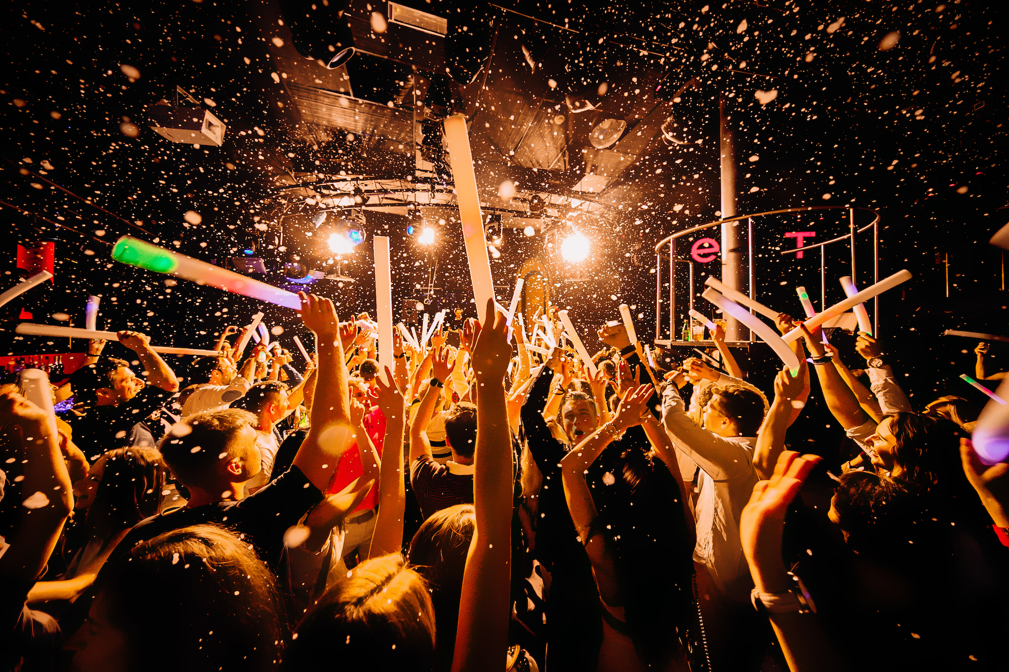 How to Hire a DJ for Your Spectacular New Year's Eve Party