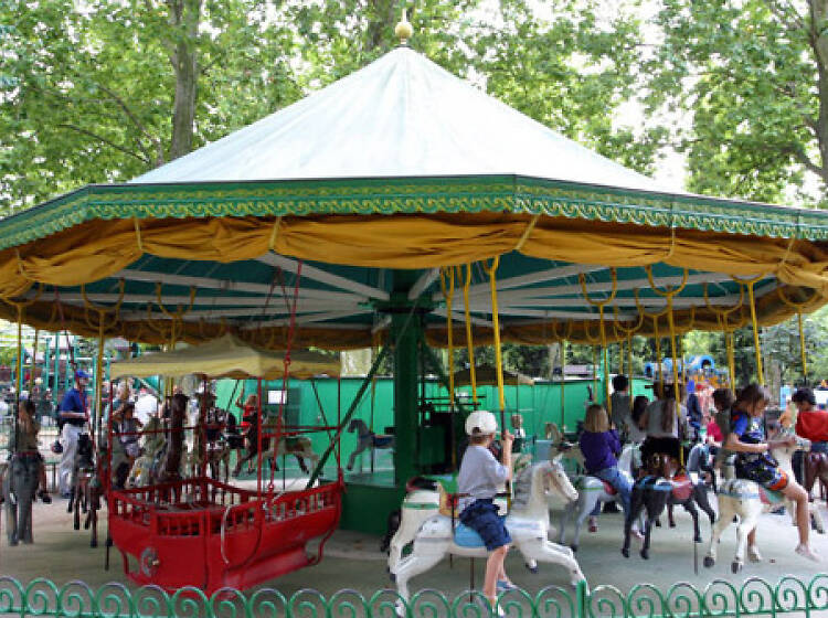 Le manège Garnier au jardin du Luxembourg