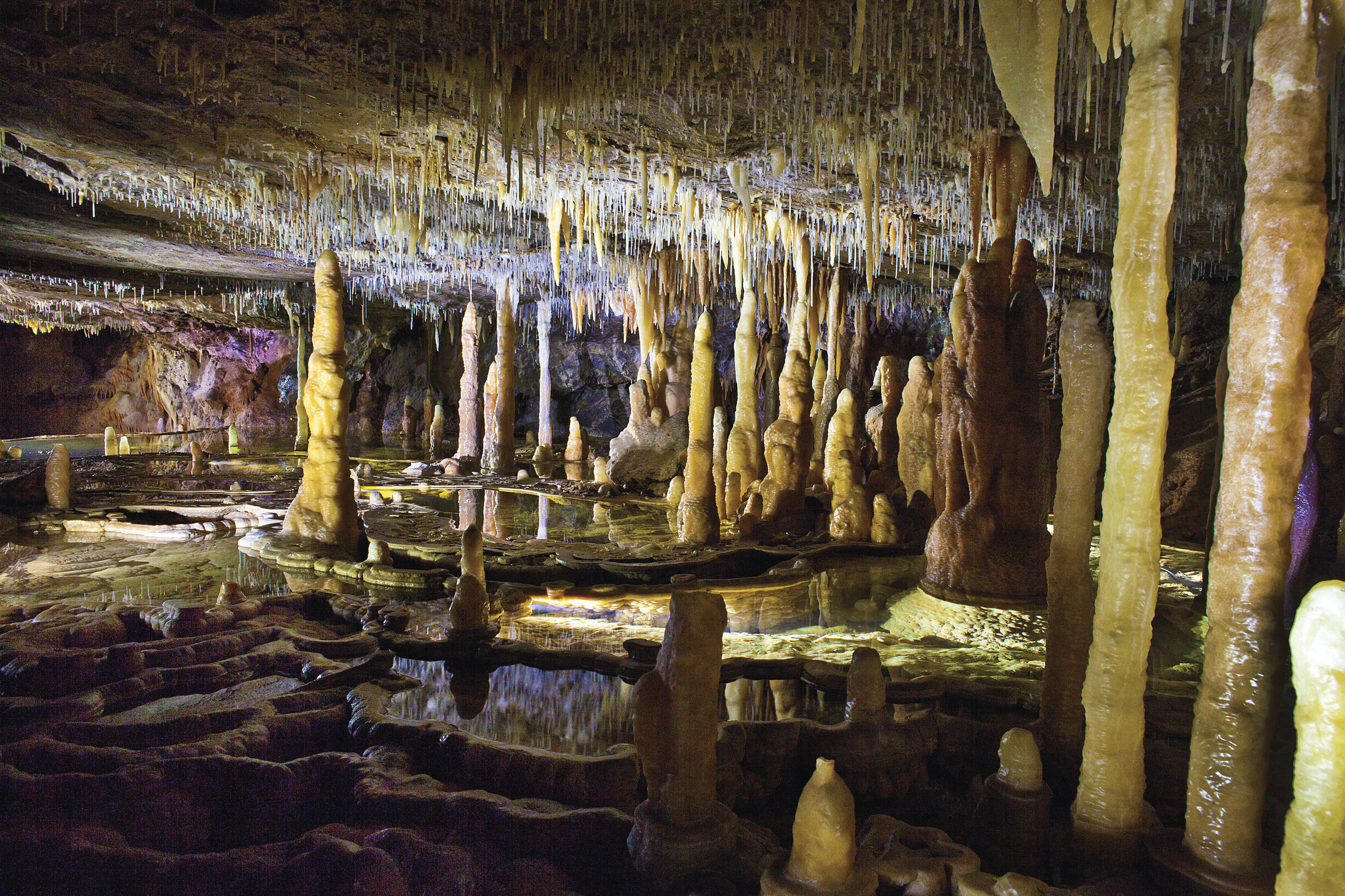 cave tours victoria