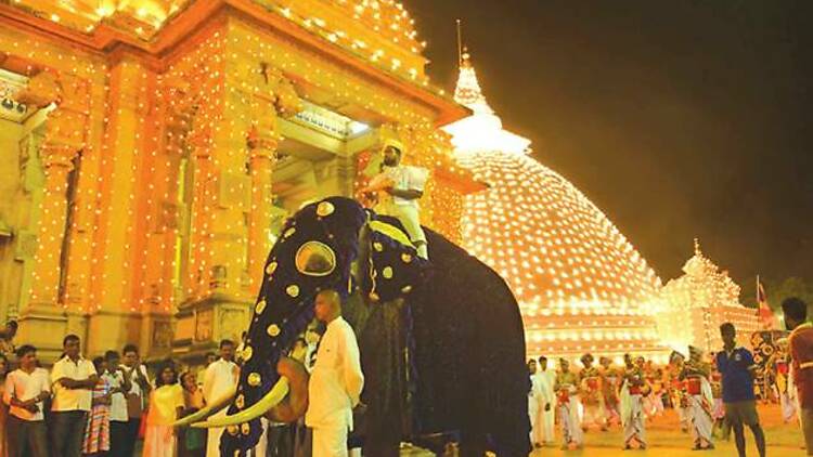 Duruthu Maha Perahera