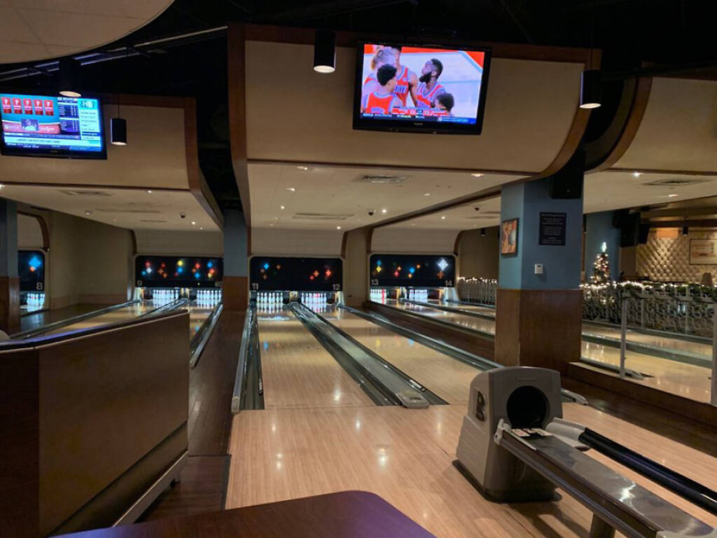 8 Best Spots for Bowling Miami Has to Offer