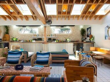 Singles bars Singles bars