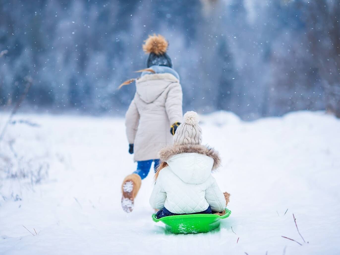 16 Spots for Sledding in NYC in the Snow