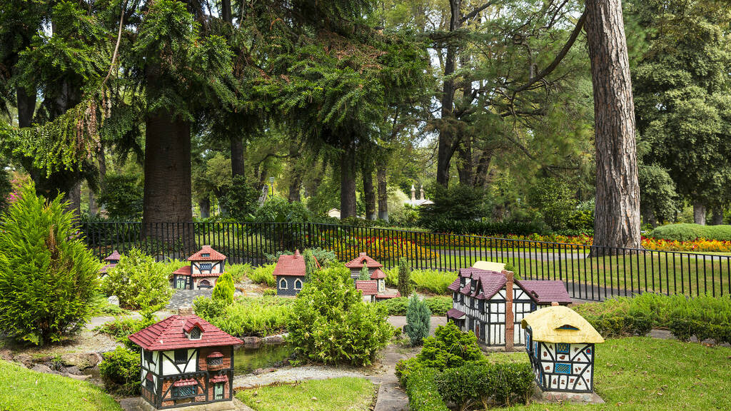 Fitzroy Gardens Things to do in East Melbourne, Melbourne