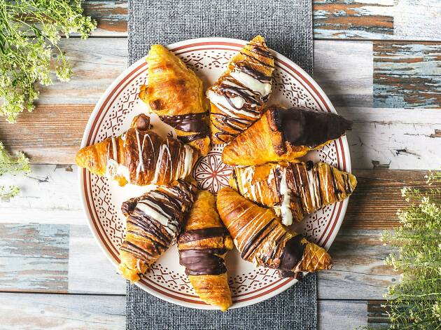 Manolo Bakes Manolo Bakes