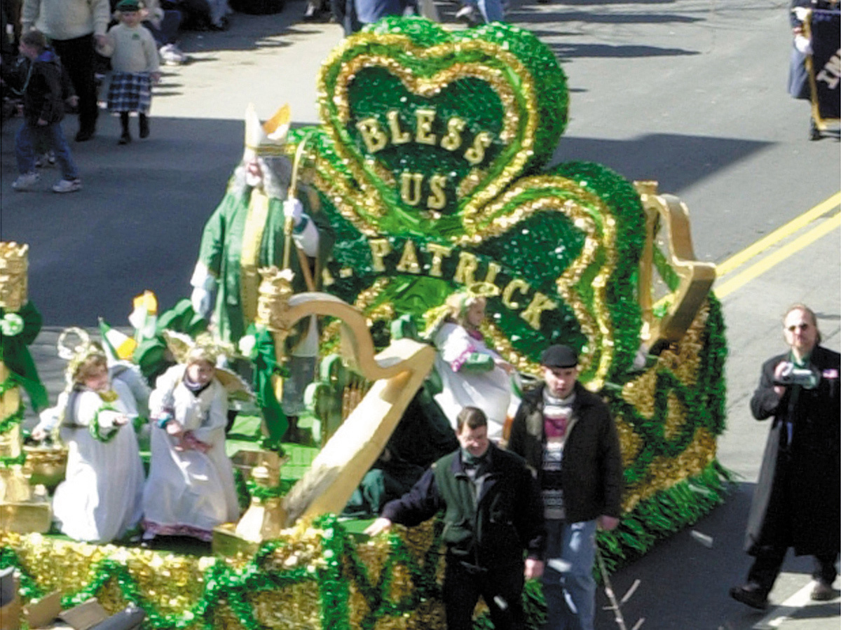 Парад патрика 2024. St Patrick's Day in Boston. St. Patrick Statue.