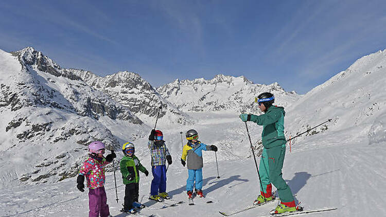 1. Children and young people ski for free!