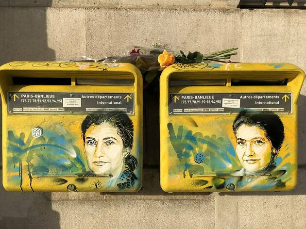 Le street artiste C215 a repeint les portraits tagués de Simone Veil Le street artiste C215 a repeint les portraits tagués de Simone Veil