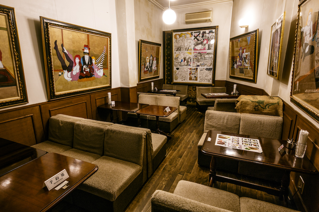 Art gallery & Café Utrillo | Restaurants in Hakone, Tokyo