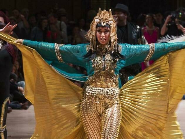 Ball Voguing- Paris Ballroom Scene Ball Voguing- Paris Ballroom Scene