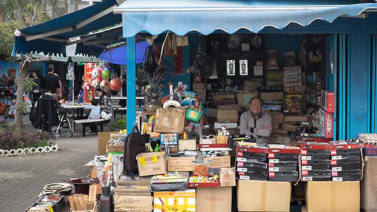 Kam Sheung Road Flea Market