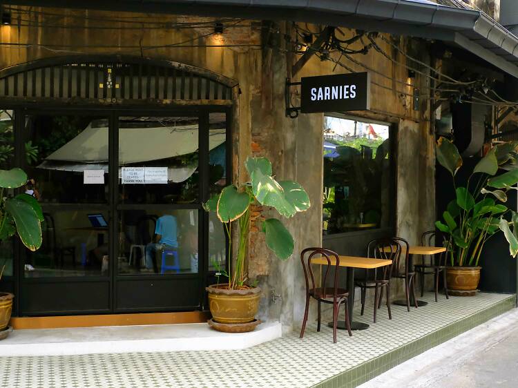 6 คาเฟ่ ร้านกาแฟ และทีรูมน่านั่งย่านเจริญกรุง