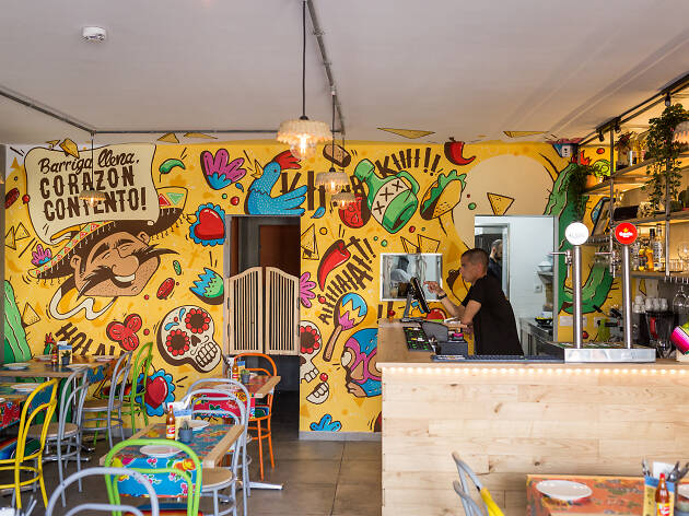 Paco Bigotes: uma taqueria de bairro em São Pedro do Estoril Paco Bigotes: uma taqueria de bairro em São Pedro do Estoril