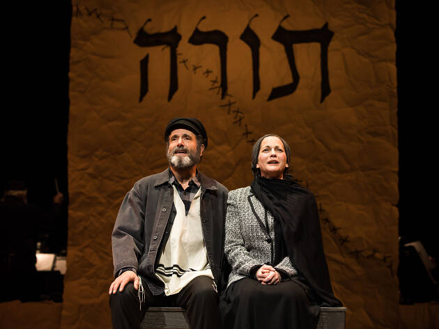 Fiddler on the Roof in Yiddish Fiddler on the Roof in Yiddish