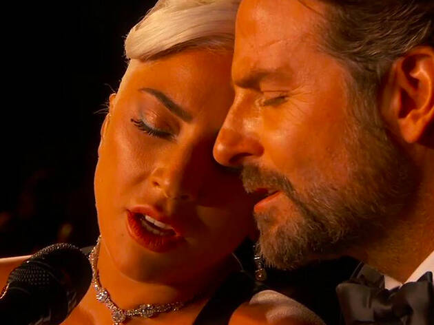 7 moments dels Oscars 2019 que no oblidarem Bradley Cooper y Lady Gaga