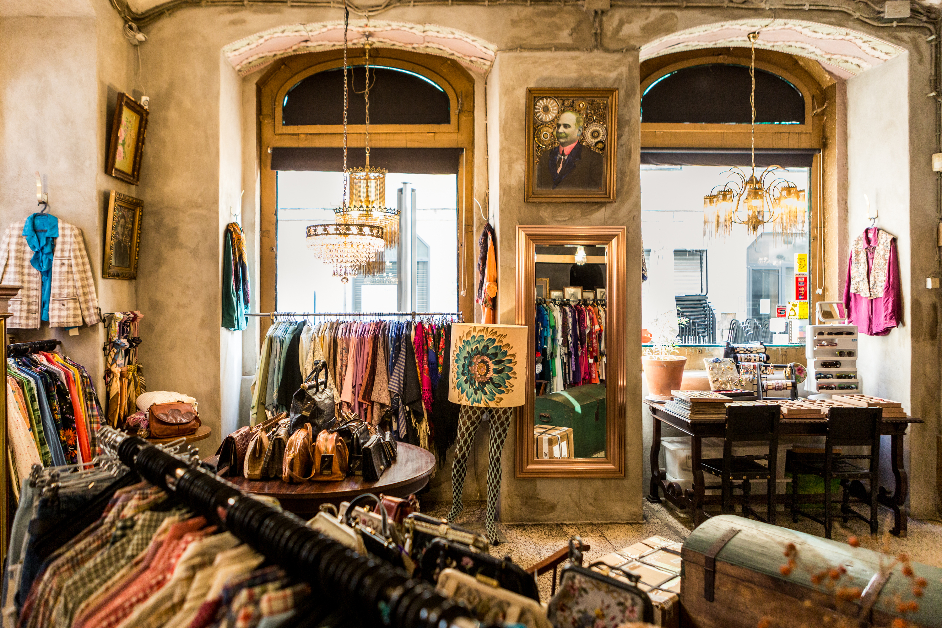 Quando dois artistas entram numa loja vintage, reiventam a moda