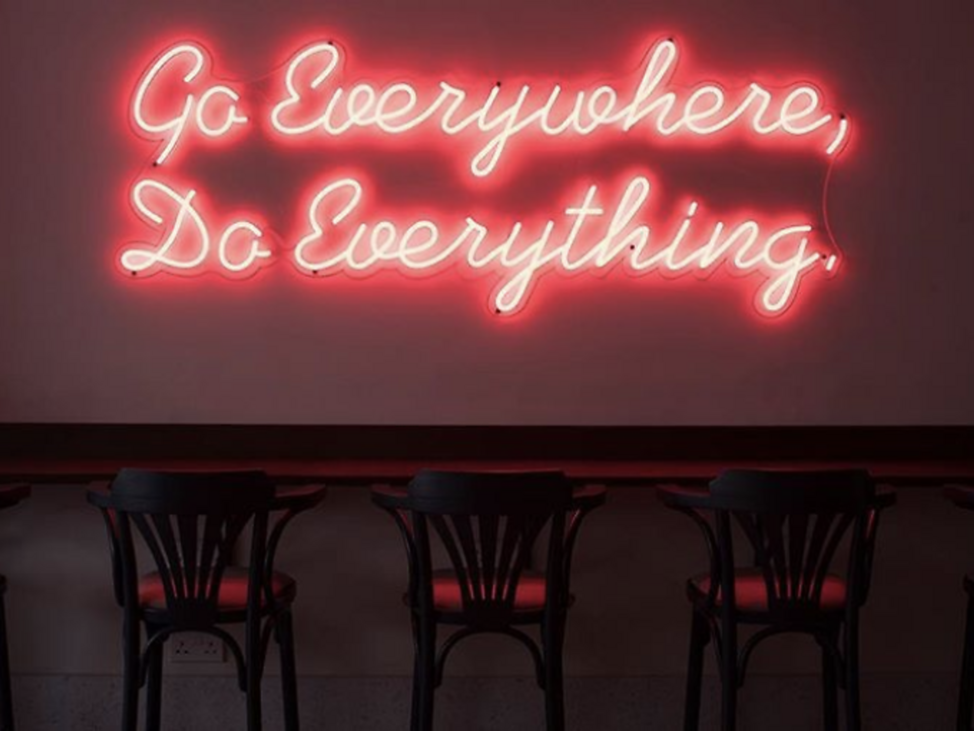 13 Restaurants And Cafés In Singapore with Instagrammable Neon Signs