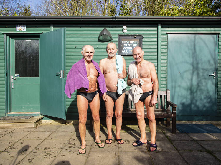 The cold-water swimmers