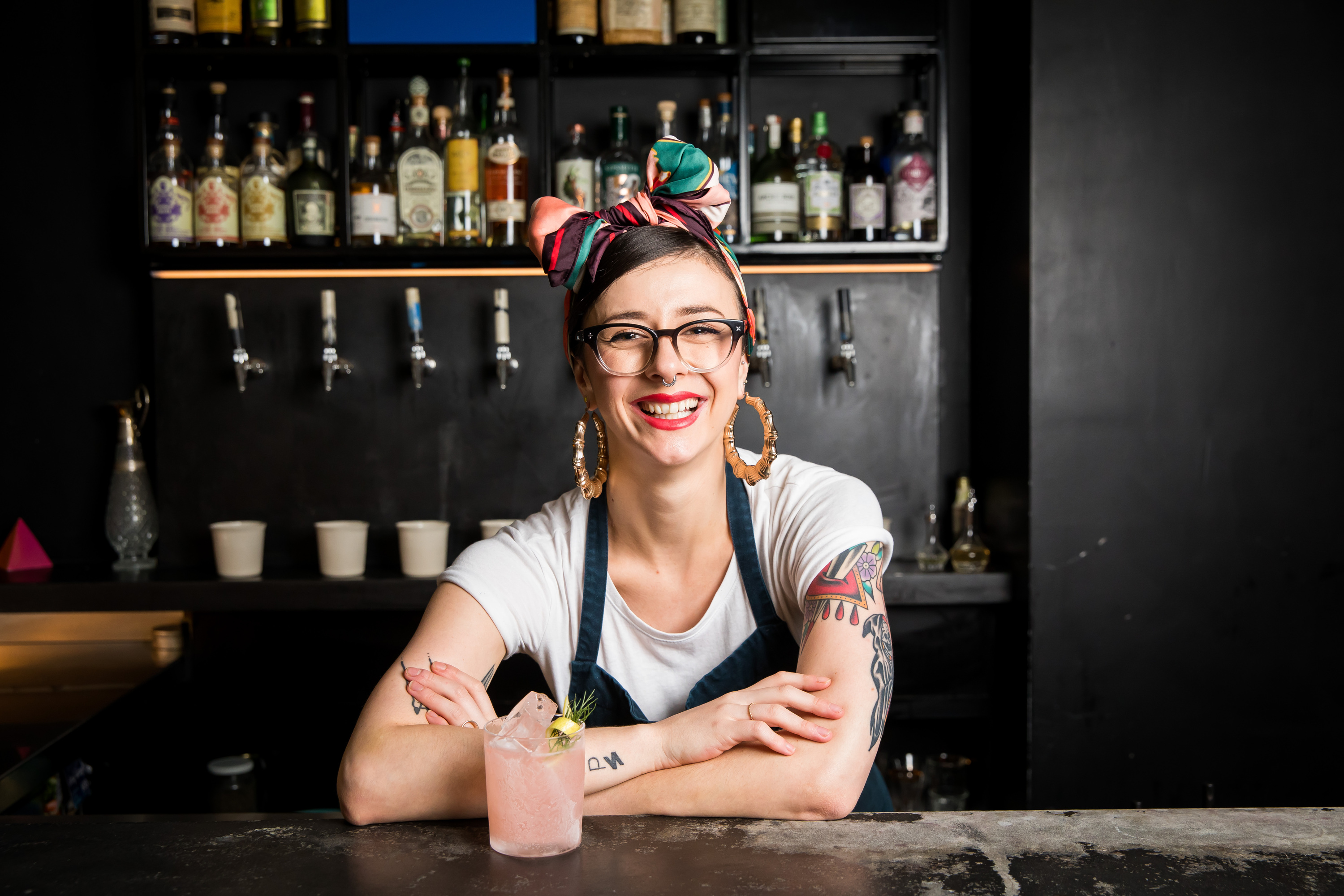 How to tell if you are hookup someone How to tell if a female bartender likes you