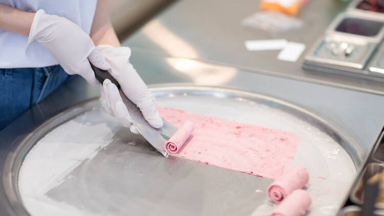Roll Ice Cream Factory