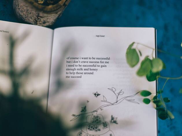 Verso livre da poeta Rupi Kaur Verso livre da poeta Rupi Kaur