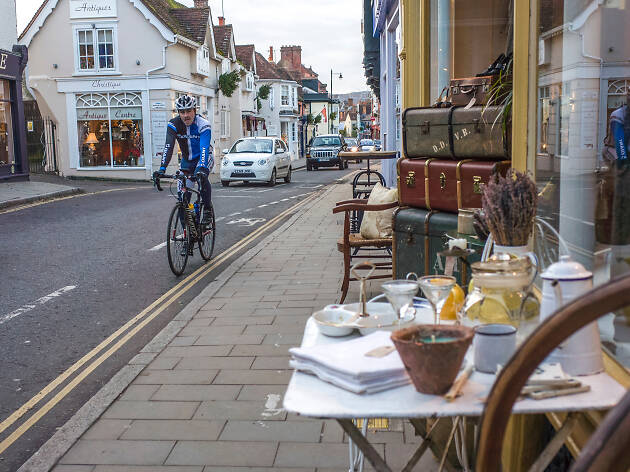 Antiques shops in Dorking, UK Antiques shops in Dorking, UK
