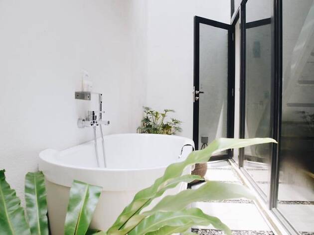 15 Fancy Hotel Bathtubs In Singapore
