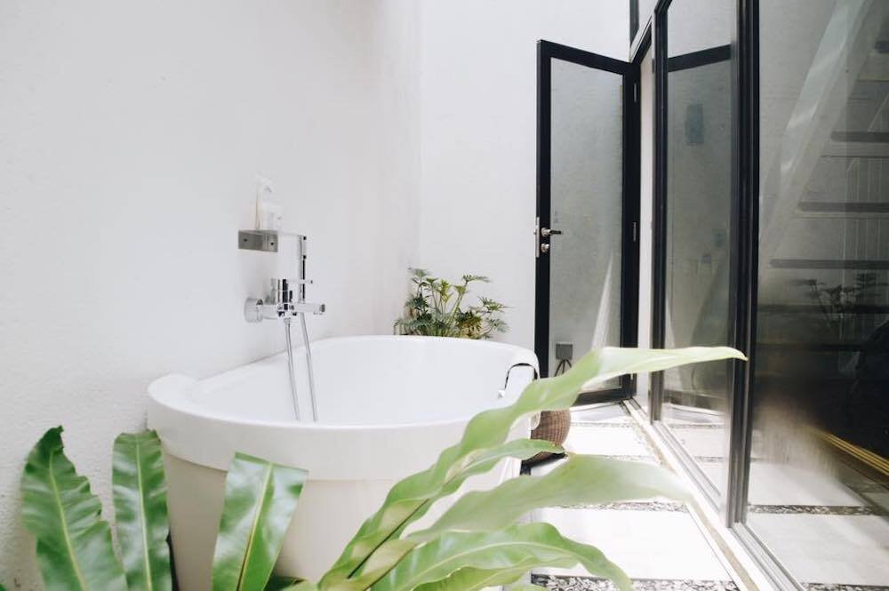16 Fancy Hotel Bathtubs In Singapore - Whirlpool Bathtub With Shower 16 Fancy Hotel Bathtubs In Singapore - Whirlpool Bathtub With Shower