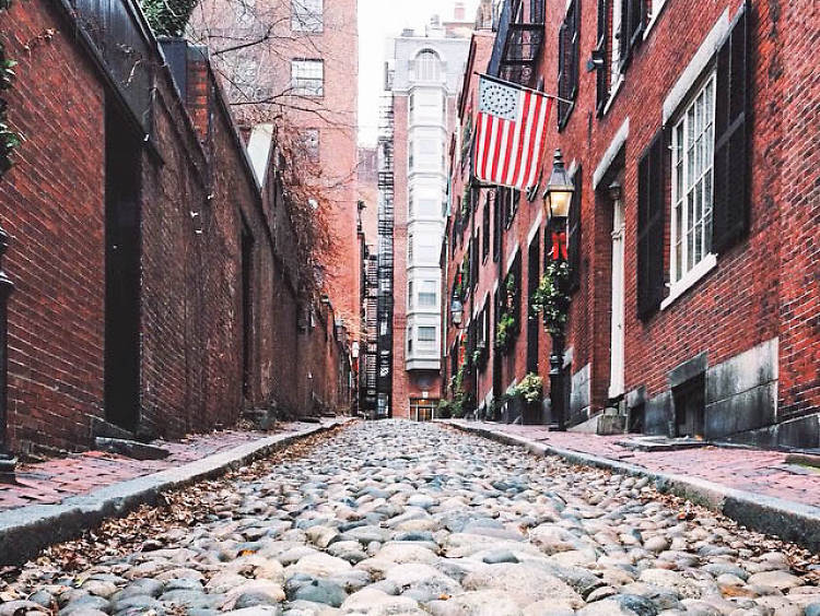 A Neighborhood Guide to Beacon Hill, Boston - Heart for Wander