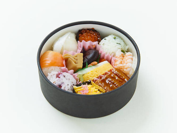 Sasahachi Temarizushi Bento