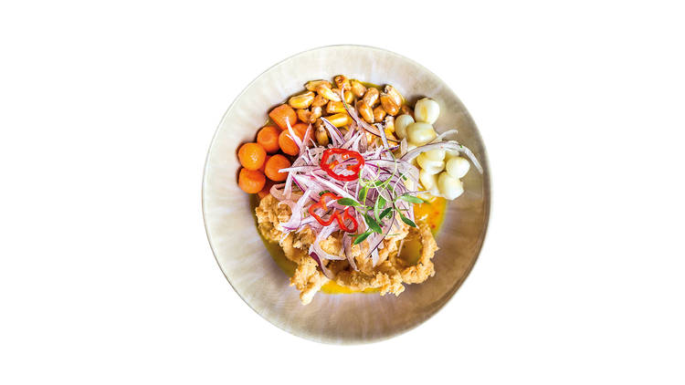 Experimentar os novos pratos da Cantina Peruana