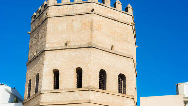 La hermana olvidada de la Torre del Oro