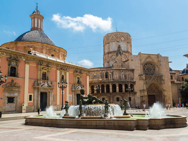 Plaza de la Virgen Plaza de la Virgen
