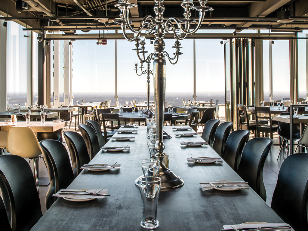 23 Best Rooftop Bars in Montreal To Check Out For Booze with Views