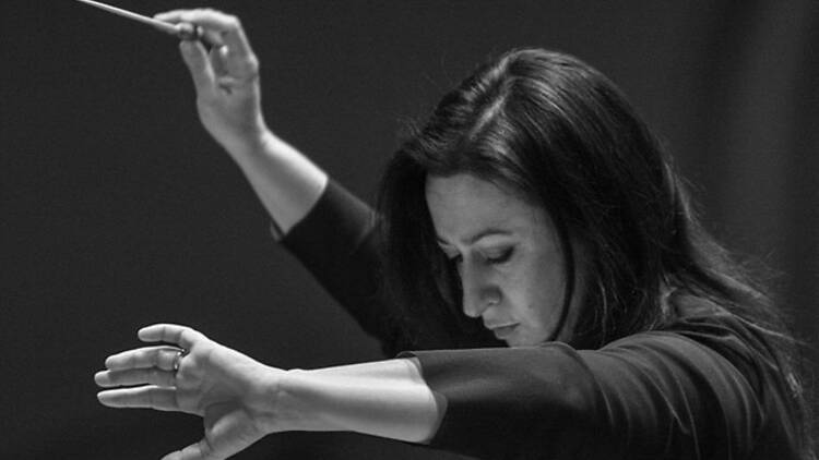 Simone Young dirige Perianes con Schubert y Brahms