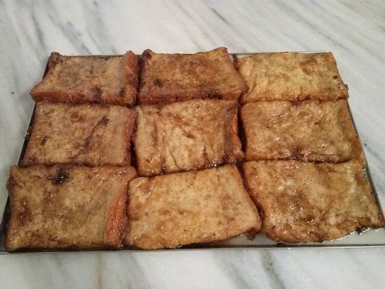 Comer torrijas en La Duquesita