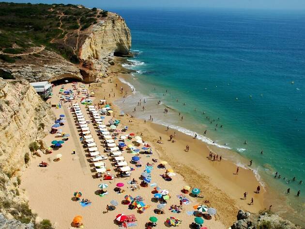 praia dos caneiros nudismo