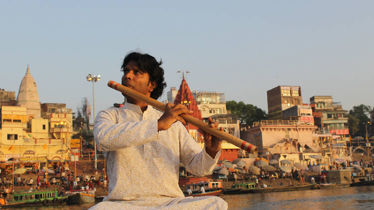 Vinod Prassana playing the bansuri