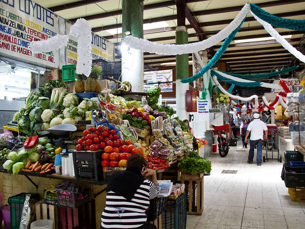 Recorrido por el Mercado San Juan Recorrido por el Mercado San Juan