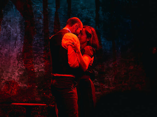 Casi transilvania Casi Transilvania de Barbara Colio en La Teatreria