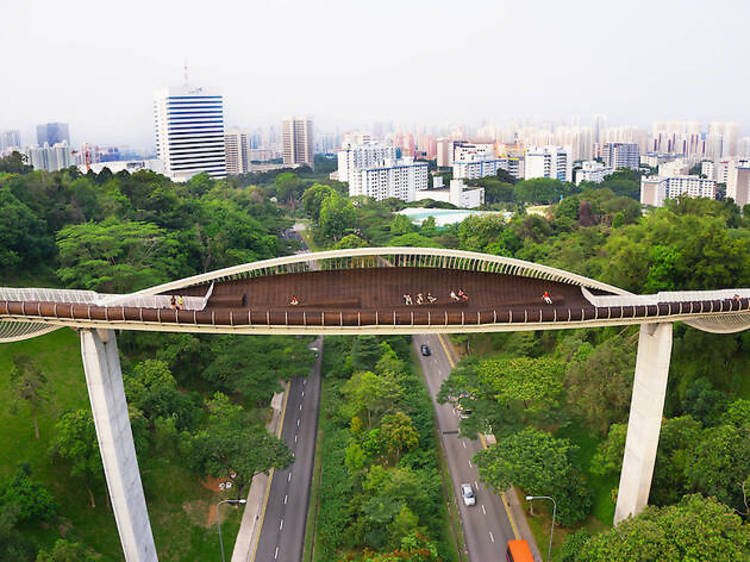  シンガポール：最も高い位置にある歩道橋