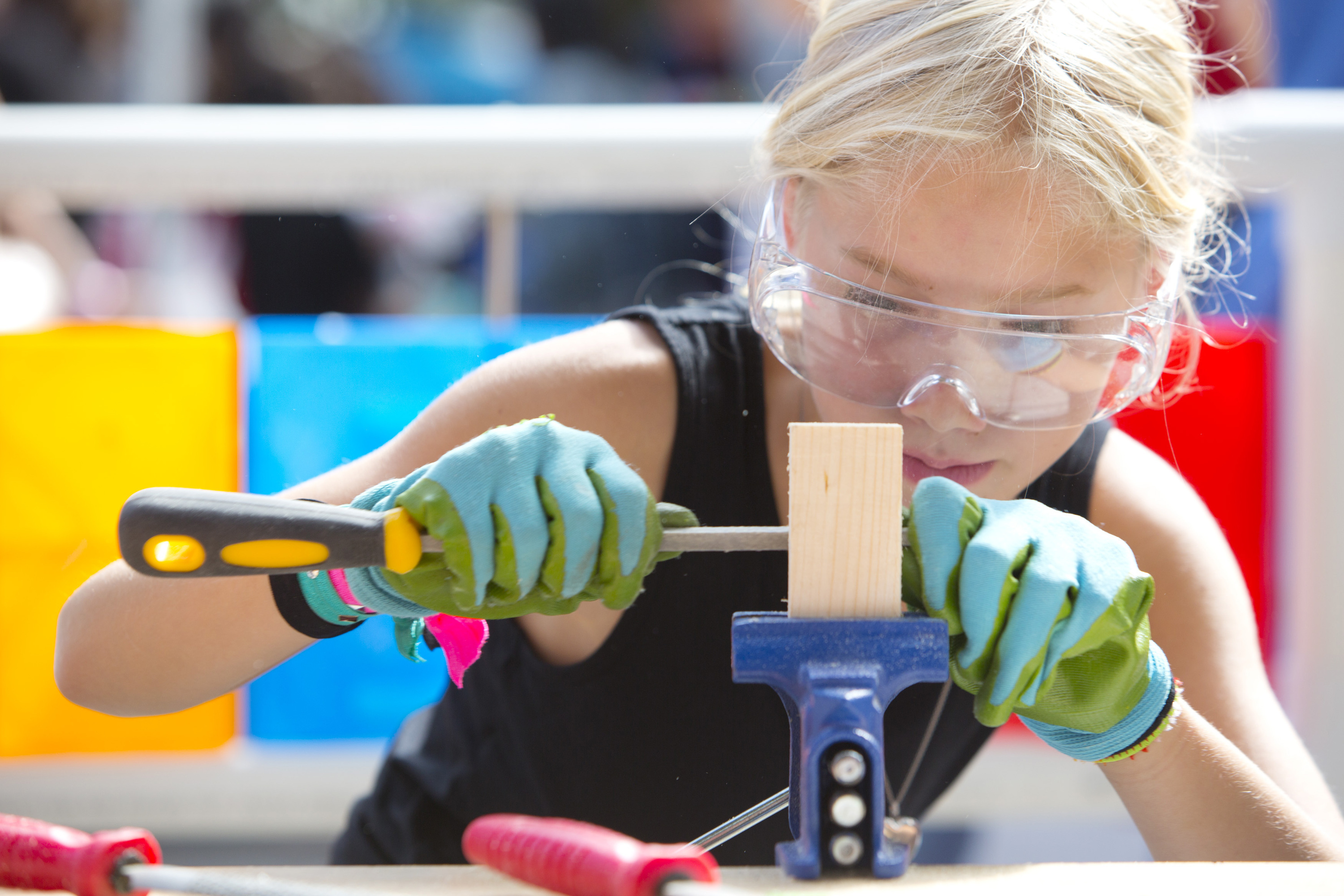 The children make a. Движение мейкеров. Make things. Making things картинки.