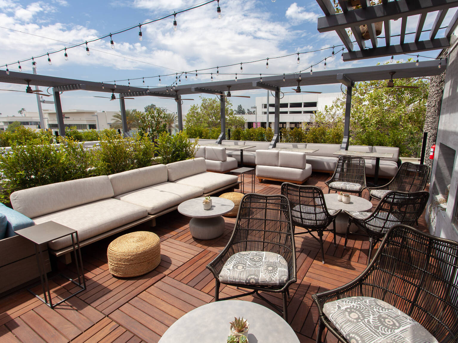 Best Pasadena Bars for Beer, Wine and Cocktails