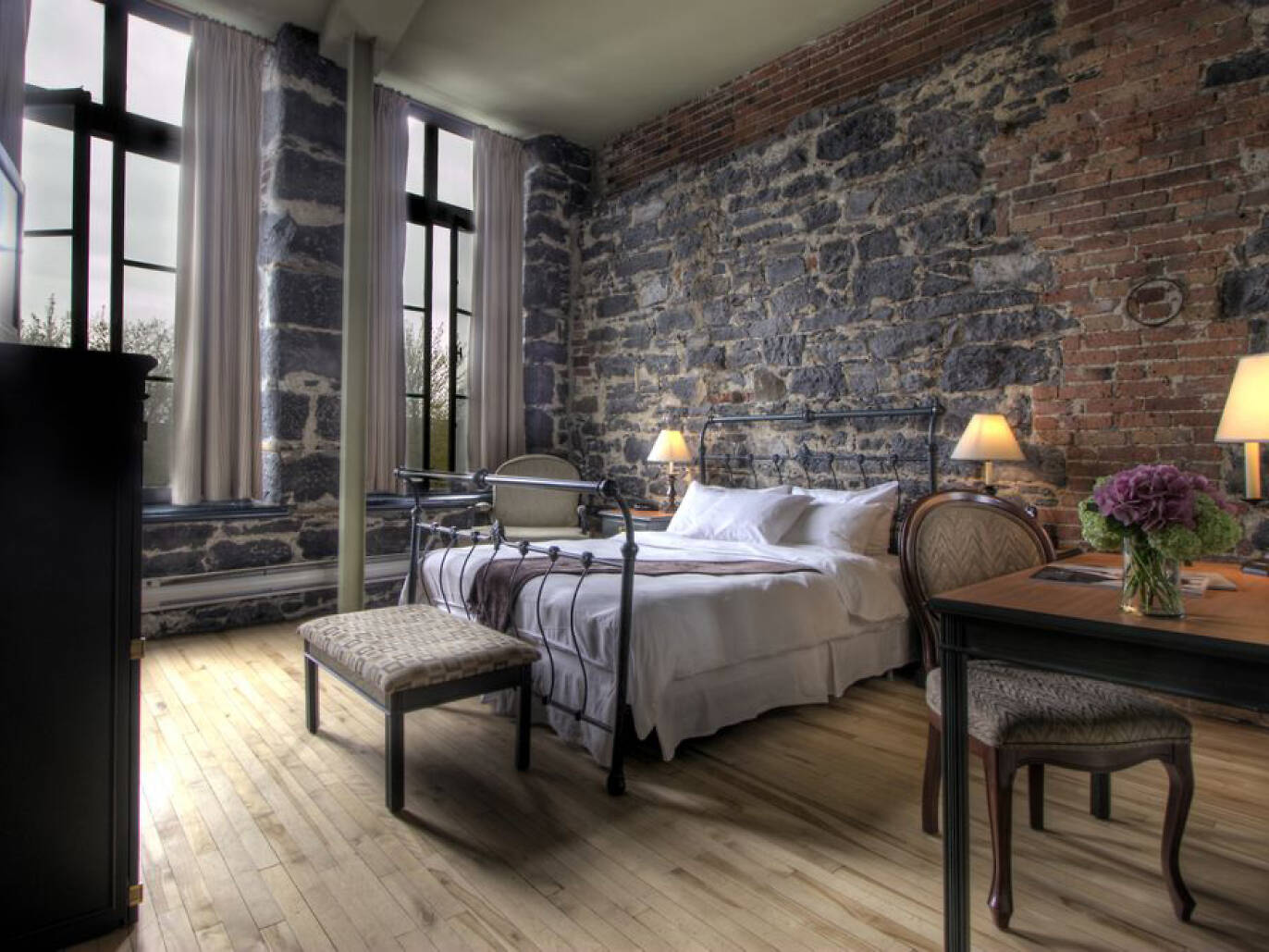 The Best Cheap Hotels in Montreal for Budget Deals and Cheap Vacations