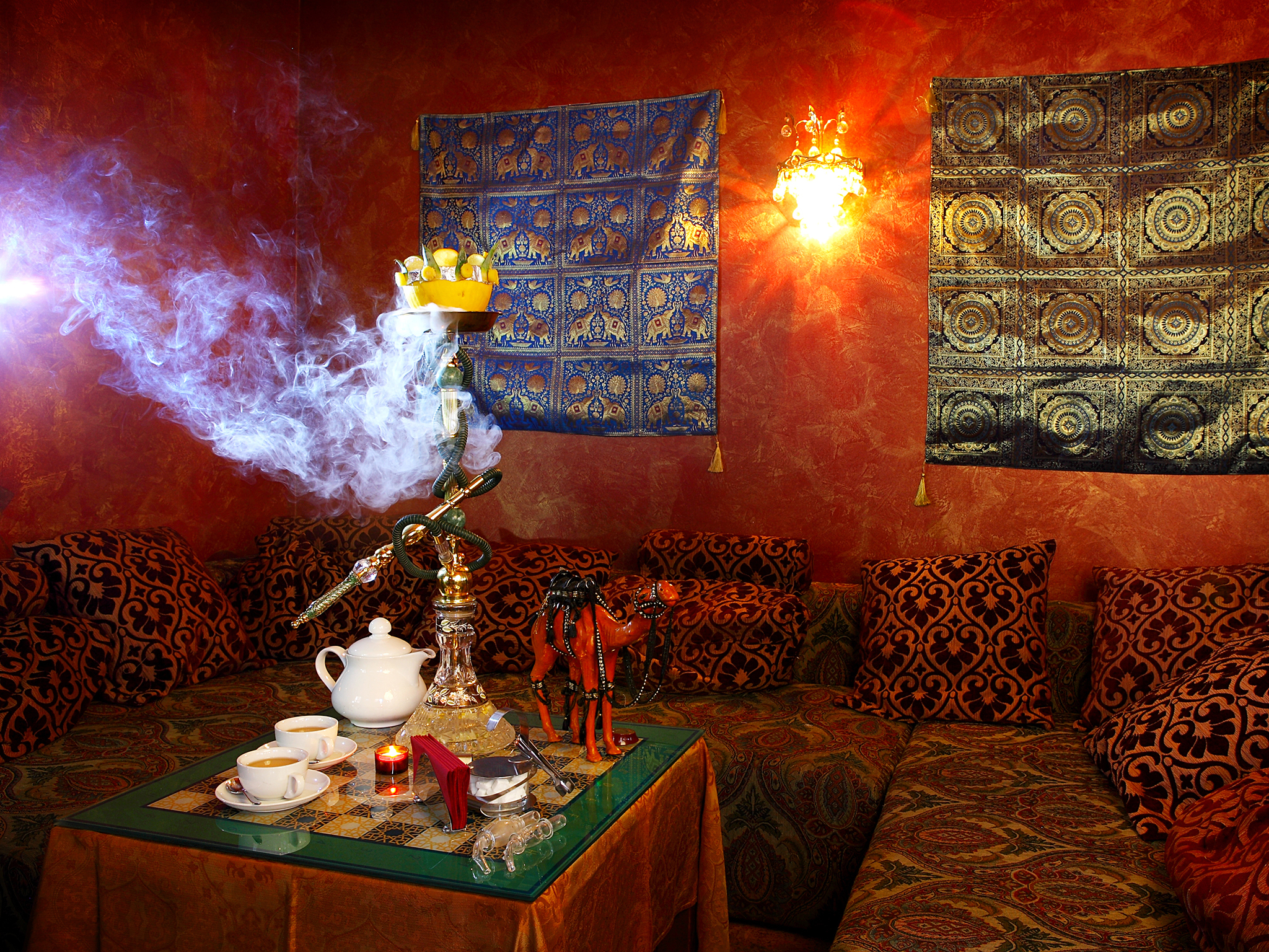 the living room hookah bar