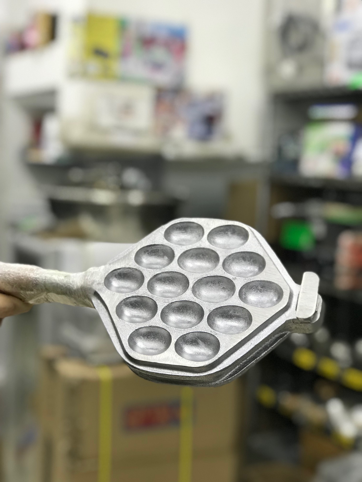 Kwong Fai Steamcase & Kitchenware Co Shopping in Yau Ma Tei, Hong Kong