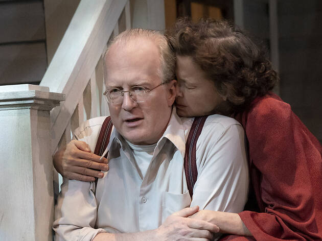 Tracy Letts and Annette Bening in All My Sons Tracy Letts and Annette Bening in All My Sons