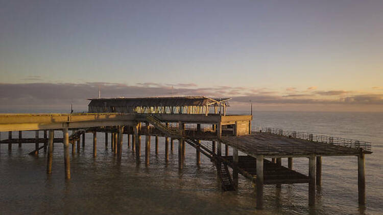 The end-of-the-pier brunch